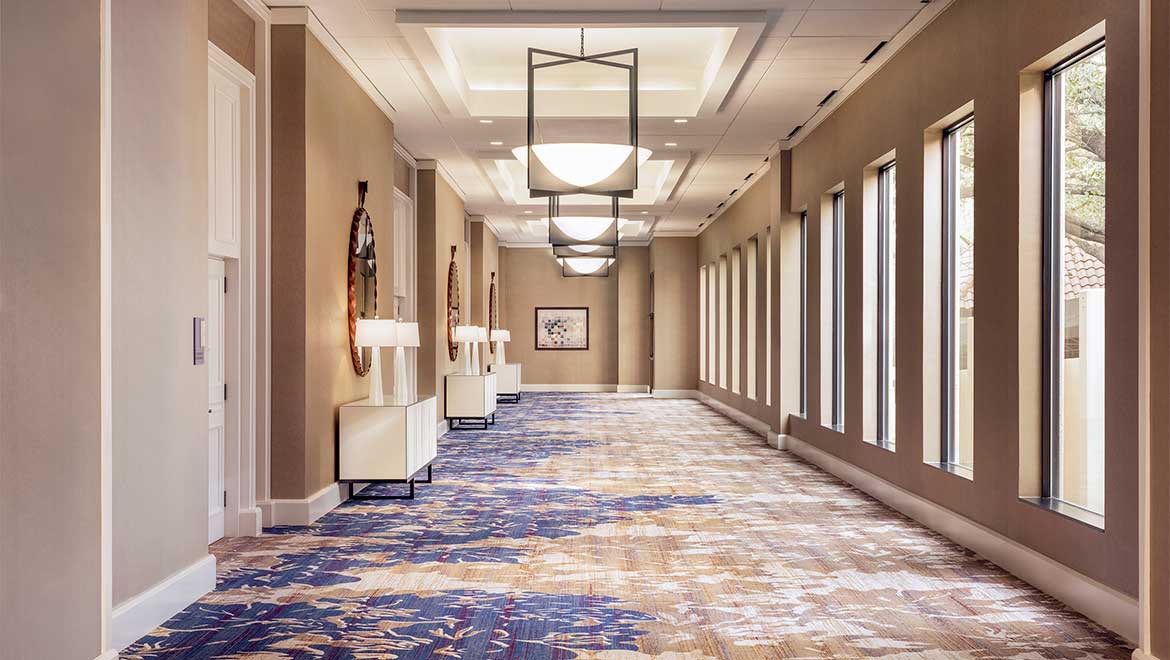 Omni Las Colinas Hotel hallway